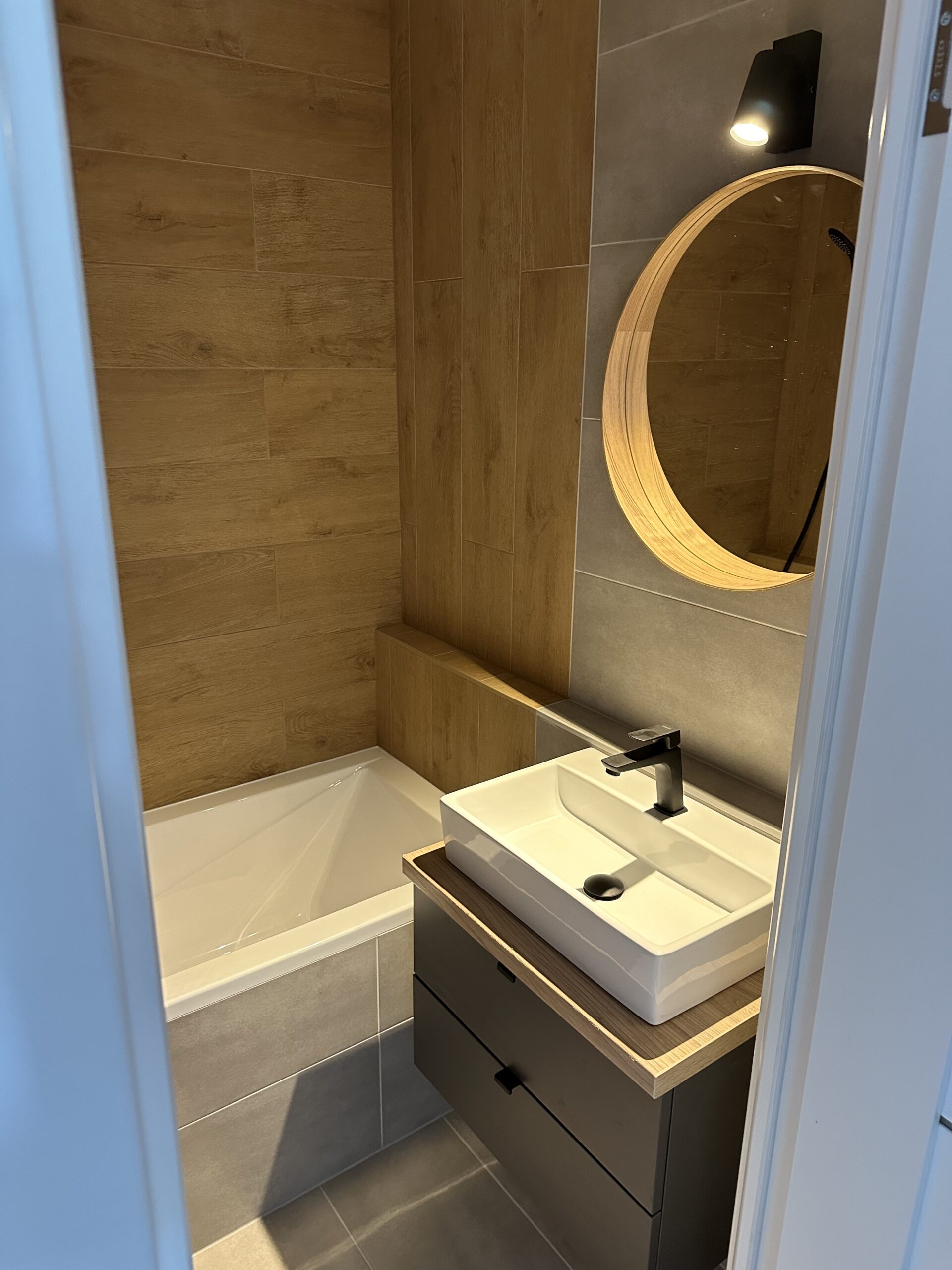 Napfényes nappali belső tervezés és kivitelezés